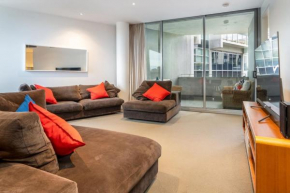 2BR Apartment near Parliament House